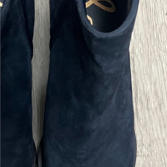 Sam Edelman Taye Navy Velvet Ankle Boots With Block Heel Sz 5.5 - Picture 12 of 12